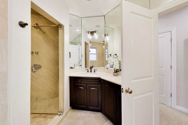 3414 N Oakley Avenue, Chicago, IL 60618