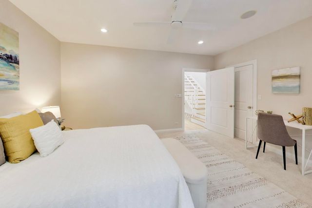 3414 N Oakley Avenue, Chicago, IL 60618