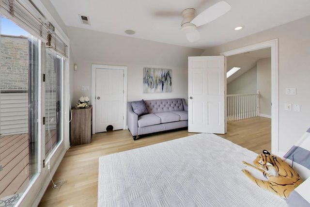 3414 N Oakley Avenue, Chicago, IL 60618