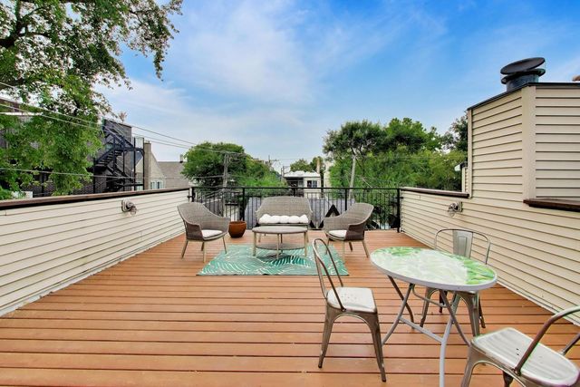 3414 N Oakley Avenue, Chicago, IL 60618