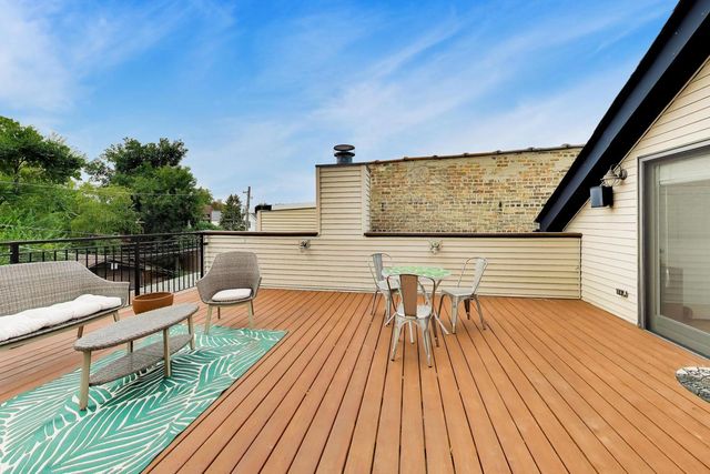3414 N Oakley Avenue, Chicago, IL 60618