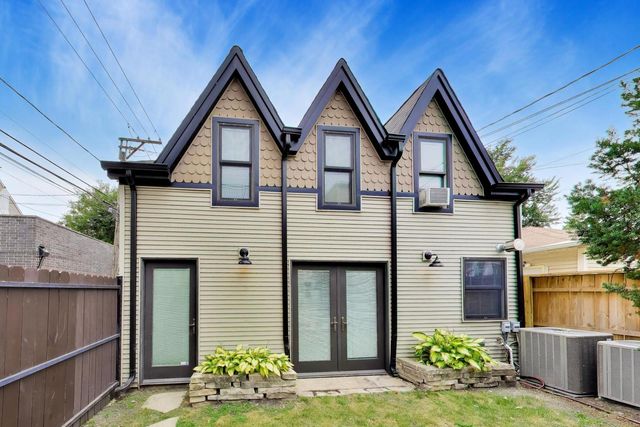 3414 N Oakley Avenue, Chicago, IL 60618