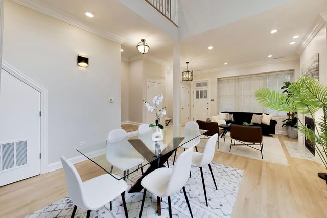 3414 N Oakley Avenue, Chicago, IL 60618