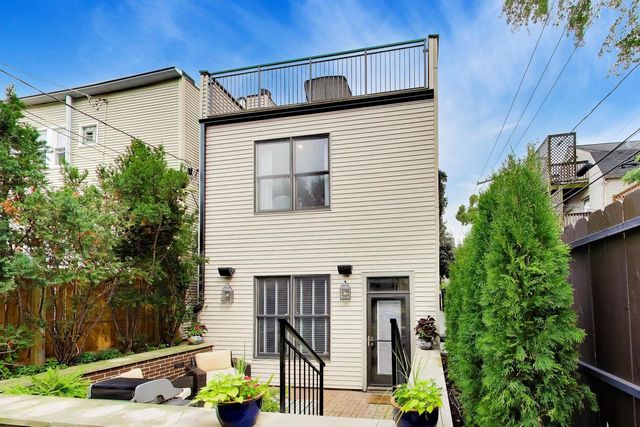 3414 N Oakley Avenue, Chicago, IL 60618