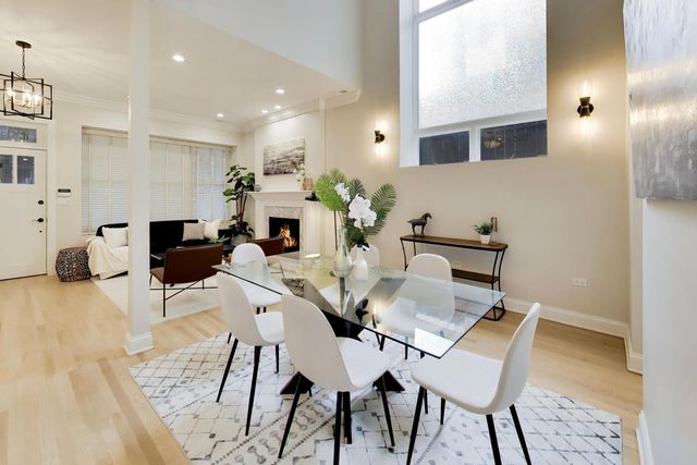 3414 N Oakley Avenue, Chicago, IL 60618