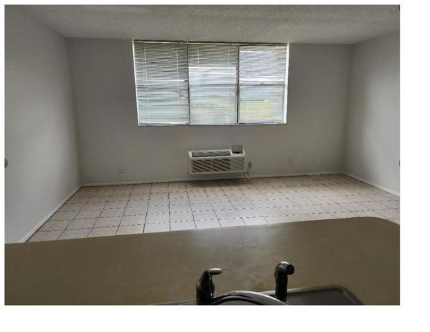 2501 Riverside Drive 502-A, Coral Springs, FL 33065