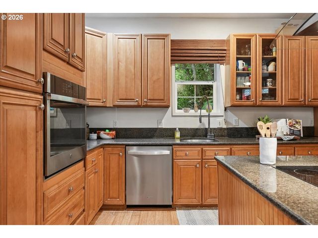 2828 Nw ARIEL Ter, Portland, OR 97210