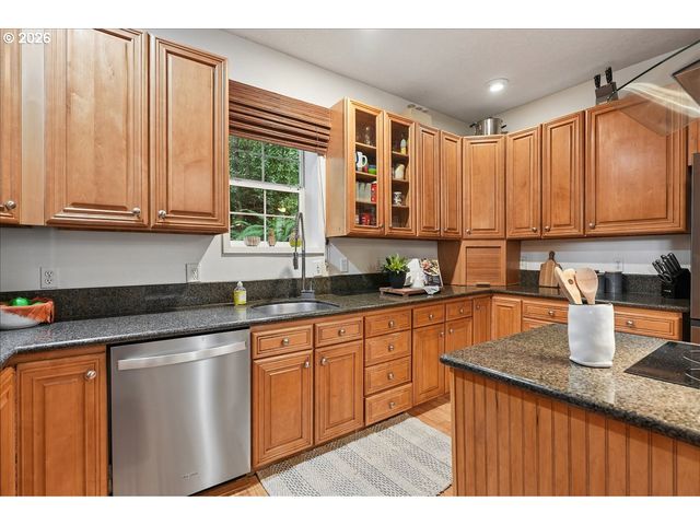 2828 Nw ARIEL Ter, Portland, OR 97210