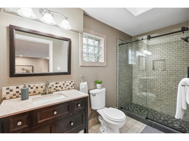 2828 Nw ARIEL Ter, Portland, OR 97210