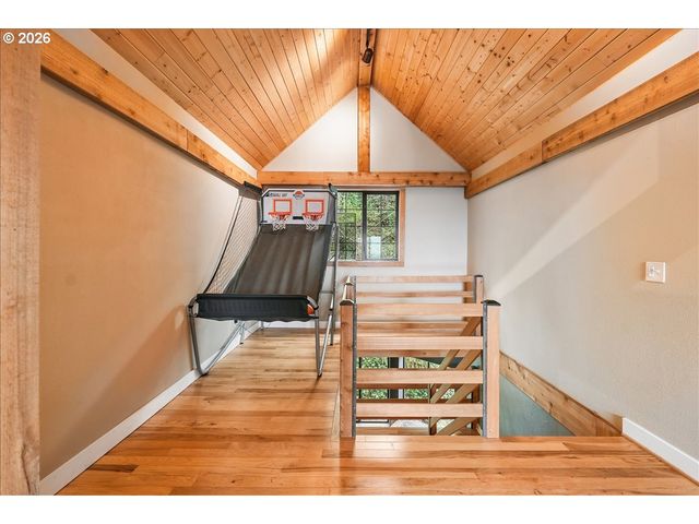 2828 Nw ARIEL Ter, Portland, OR 97210