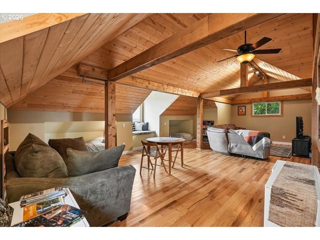 2828 Nw ARIEL Ter, Portland, OR 97210