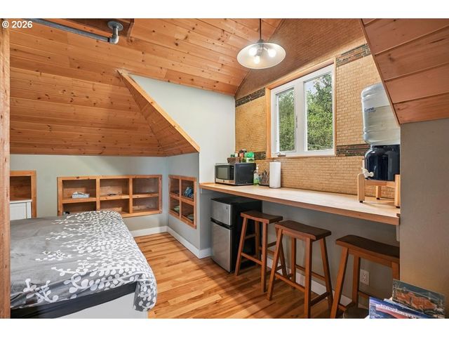 2828 Nw ARIEL Ter, Portland, OR 97210