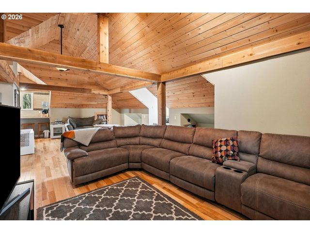 2828 Nw ARIEL Ter, Portland, OR 97210