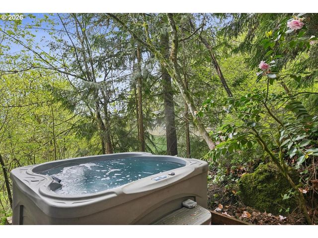 2828 Nw ARIEL Ter, Portland, OR 97210