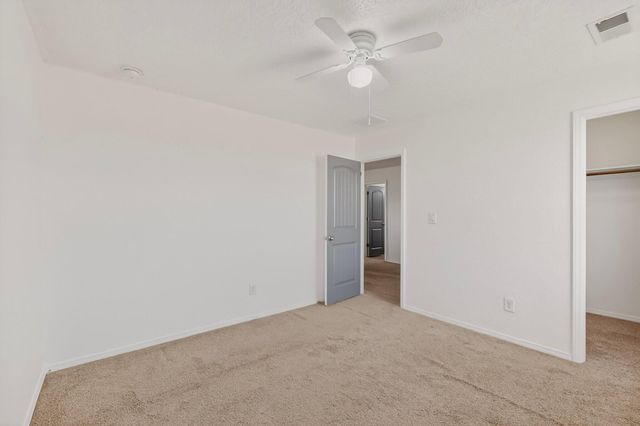 27 Hermanos Loop, Los Lunas, NM 87031