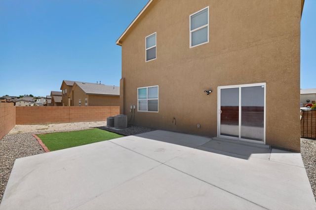 27 Hermanos Loop, Los Lunas, NM 87031