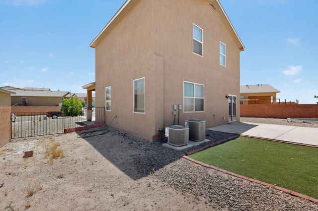 27 Hermanos Loop, Los Lunas, NM 87031