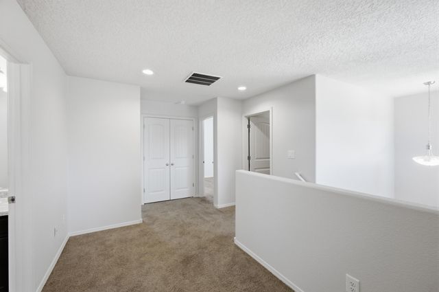 27 Hermanos Loop, Los Lunas, NM 87031