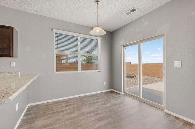 27 Hermanos Loop, Los Lunas, NM 87031