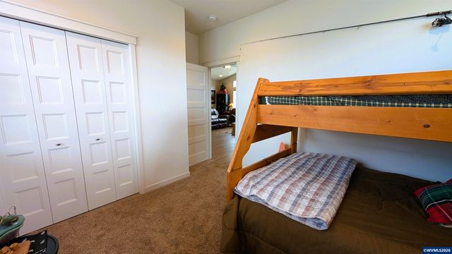 145 NE 71st St, Newport, OR 97365