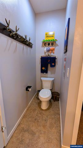 145 NE 71st St, Newport, OR 97365