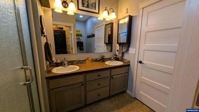 145 NE 71st St, Newport, OR 97365