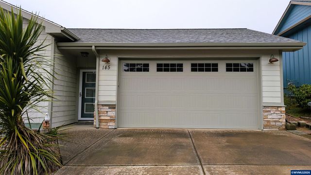145 NE 71st St, Newport, OR 97365