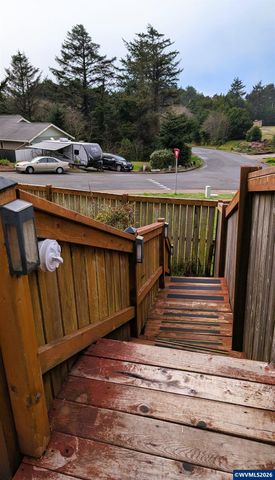 145 NE 71st St, Newport, OR 97365