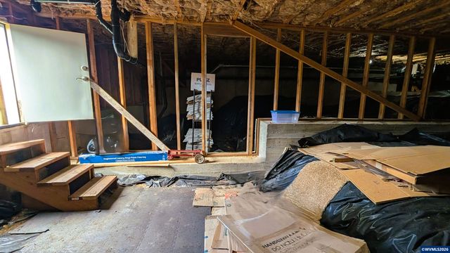 145 NE 71st St, Newport, OR 97365