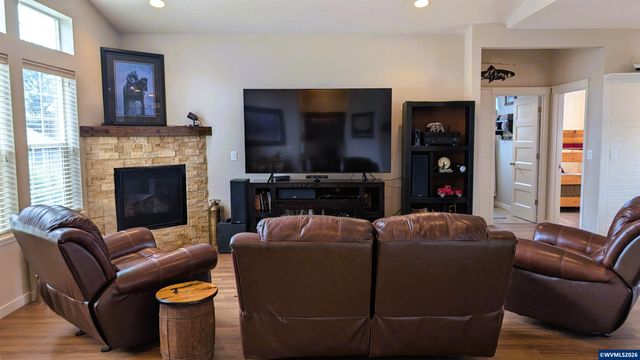 145 NE 71st St, Newport, OR 97365