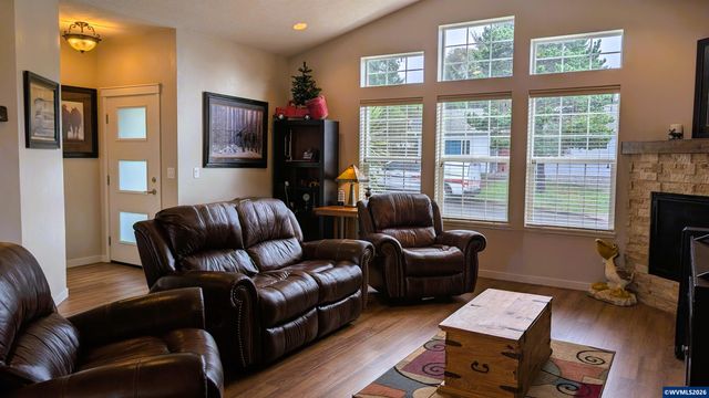 145 NE 71st St, Newport, OR 97365