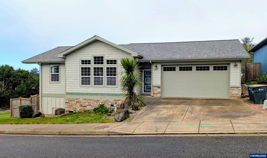 145 NE 71st St, Newport, OR 97365