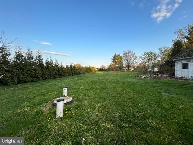 2415 2ND STREET PIKE, Newtown, PA 18940