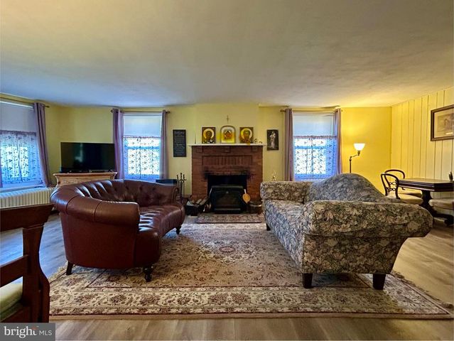 2415 2ND STREET PIKE, Newtown, PA 18940