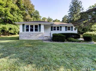 6 Whalehead Drive, Ledyard, CT 06335