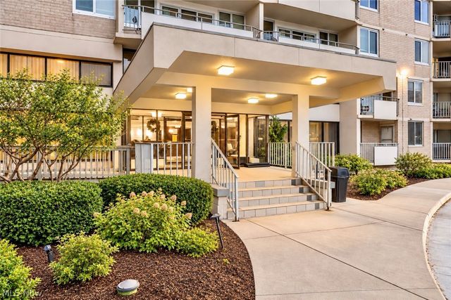 12900 Lake Avenue 216, Lakewood, OH 44107