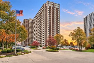 12900 Lake Avenue 216, Lakewood, OH 44107
