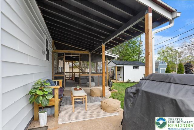 915 Magnolia Road, Hellertown Boro, PA 18055