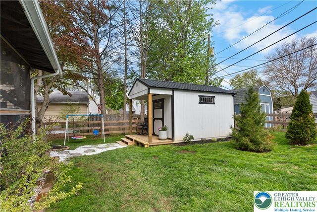 915 Magnolia Road, Hellertown Boro, PA 18055