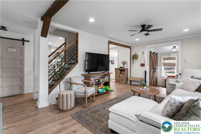 915 Magnolia Road, Hellertown Boro, PA 18055