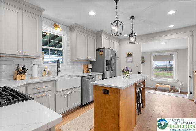915 Magnolia Road, Hellertown Boro, PA 18055