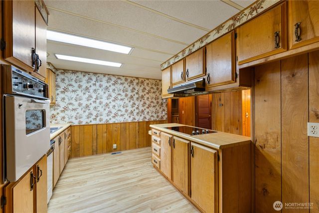802 Hazzle Court, Coupeville, WA 98239