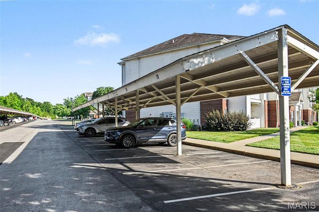 35 Kassebaum Lane 205, St Louis, MO 63129