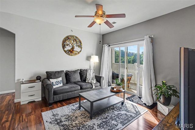 35 Kassebaum Lane 205, St Louis, MO 63129