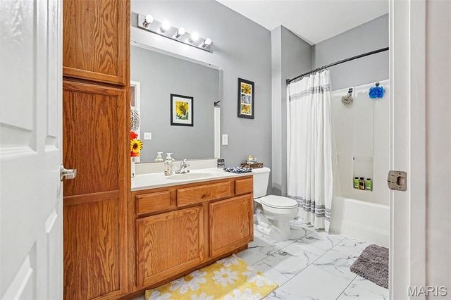 35 Kassebaum Lane 205, St Louis, MO 63129
