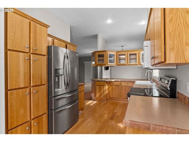 2335 WILBUR Ave, Eugene, OR 97402