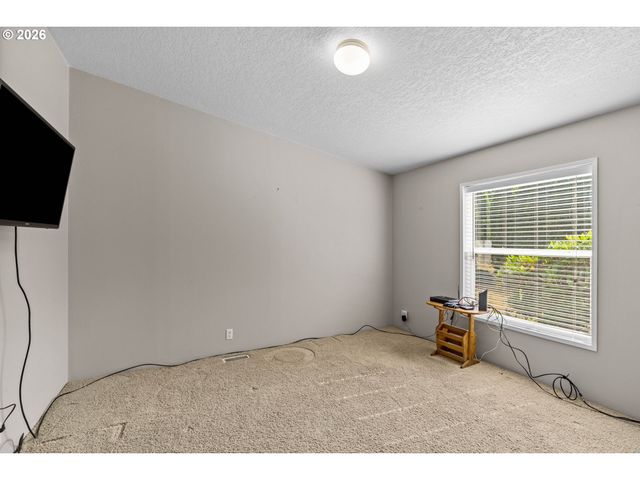 2335 WILBUR Ave, Eugene, OR 97402