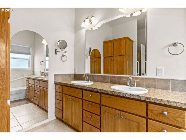 2335 WILBUR Ave, Eugene, OR 97402