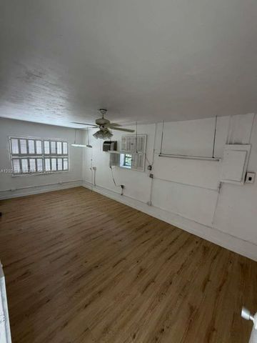 5127 Alton Rd, Miami Beach, FL 33140