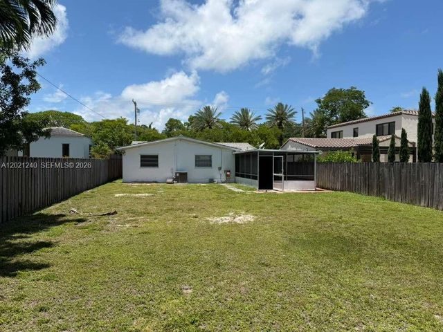 5127 Alton Rd, Miami Beach, FL 33140